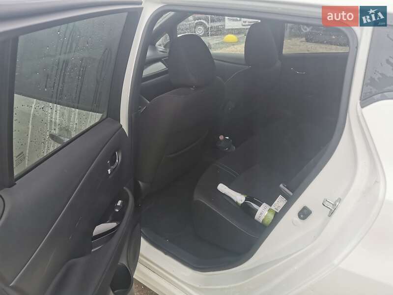 Хэтчбек Nissan Leaf 2017 в Каменец-Подольском