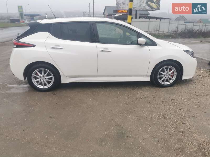 Хэтчбек Nissan Leaf 2017 в Каменец-Подольском