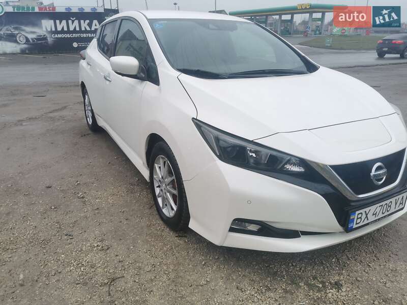 Хэтчбек Nissan Leaf 2017 в Каменец-Подольском