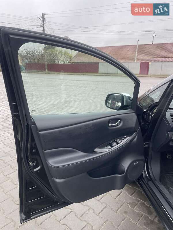 Хэтчбек Nissan Leaf 2013 в Киеве