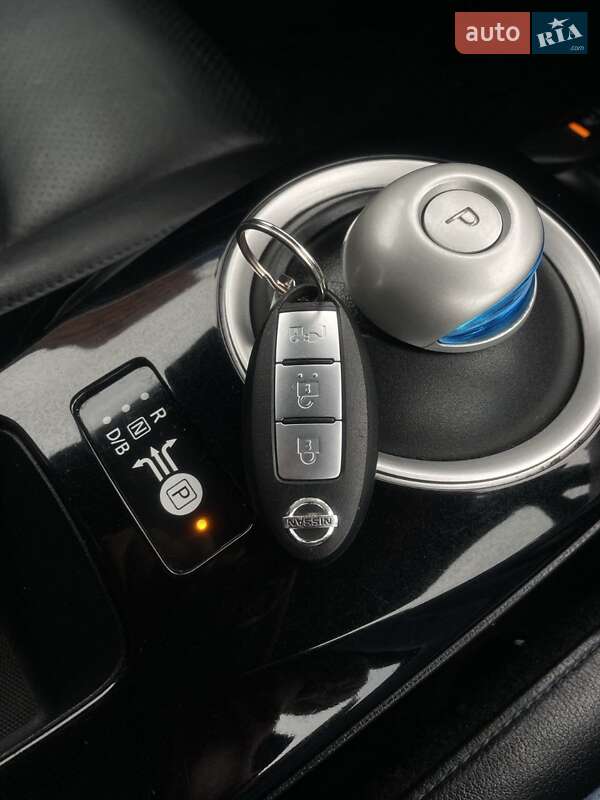 Хэтчбек Nissan Leaf 2013 в Киеве