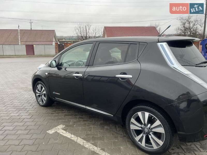 Хэтчбек Nissan Leaf 2013 в Киеве