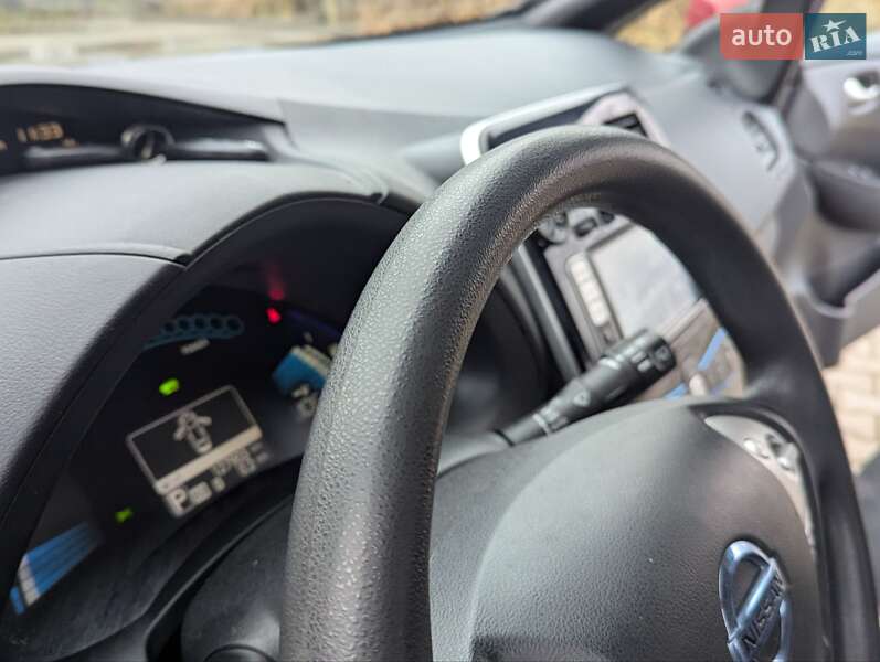 Хэтчбек Nissan Leaf 2014 в Дрогобыче