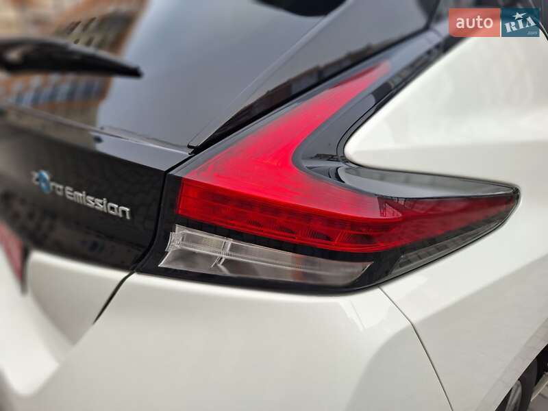 Хэтчбек Nissan Leaf 2020 в Черновцах