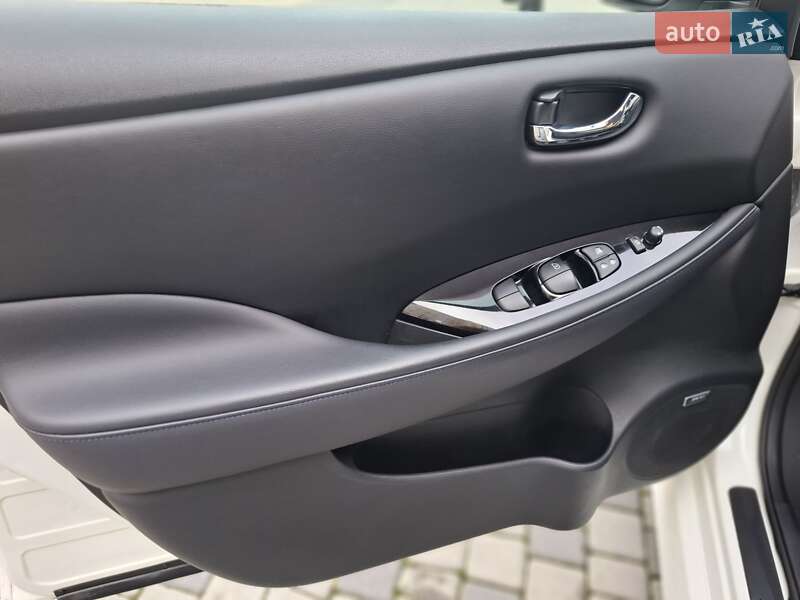 Хэтчбек Nissan Leaf 2020 в Черновцах