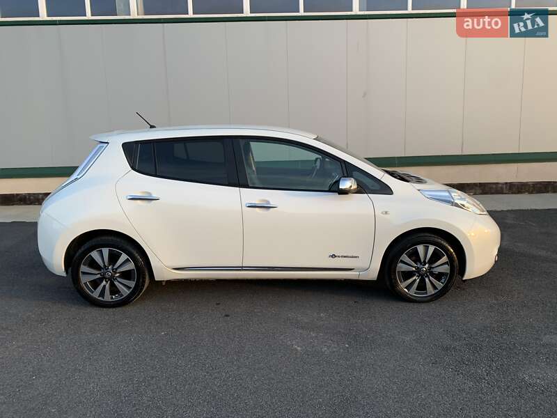 Хэтчбек Nissan Leaf 2014 в Виннице