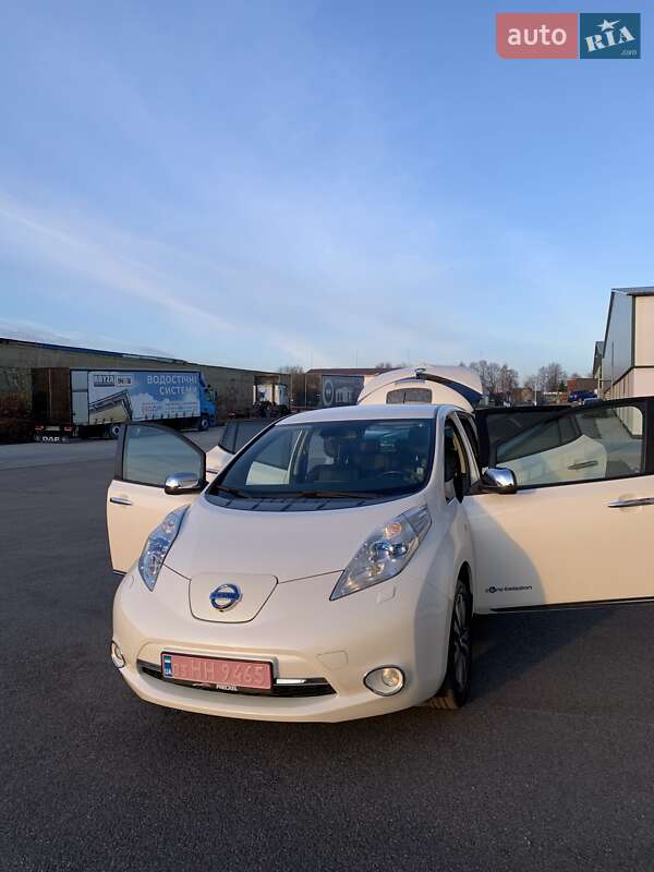 Хэтчбек Nissan Leaf 2014 в Виннице
