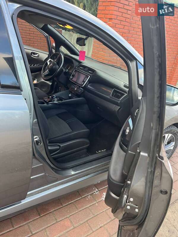 Хэтчбек Nissan Leaf 2019 в Черновцах