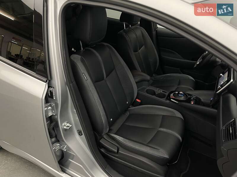 Хэтчбек Nissan Leaf 2018 в Киеве