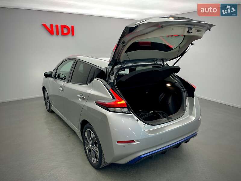 Хэтчбек Nissan Leaf 2018 в Киеве