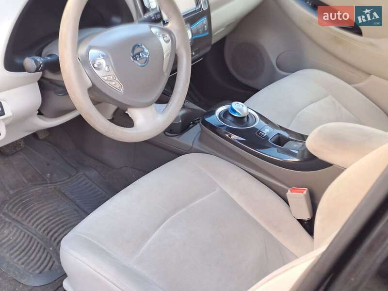Хэтчбек Nissan Leaf 2011 в Одессе