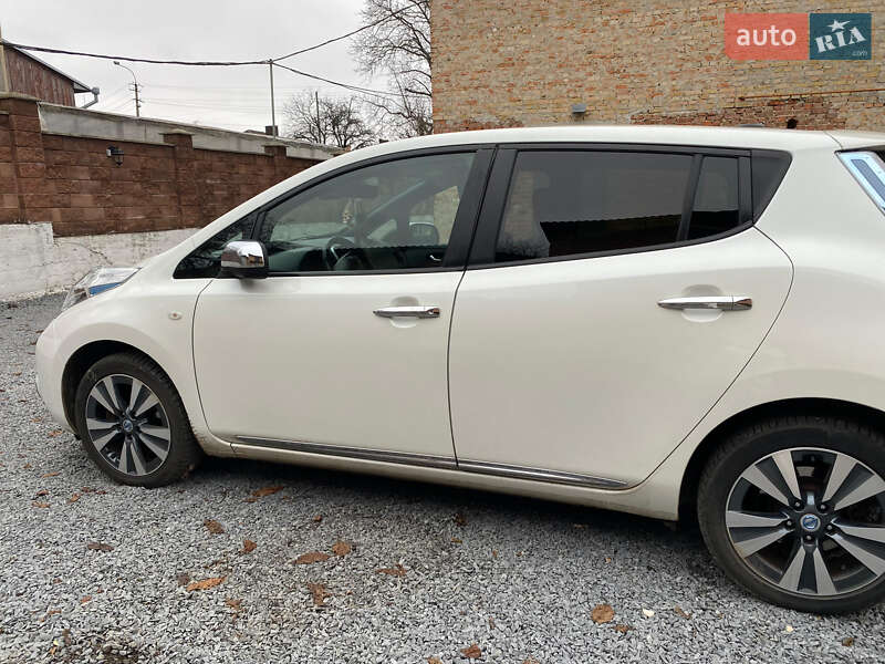 Хетчбек Nissan Leaf 2014 в Рівному
