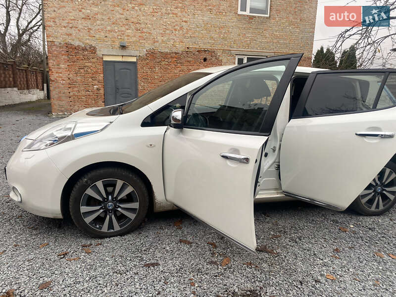 Хетчбек Nissan Leaf 2014 в Рівному