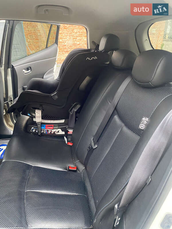 Хетчбек Nissan Leaf 2014 в Рівному