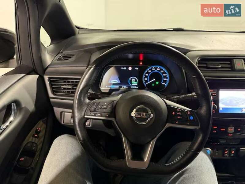 Хэтчбек Nissan Leaf 2018 в Днепре