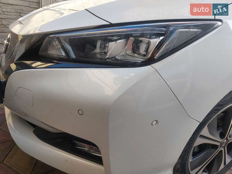 Хэтчбек Nissan Leaf 2018 в Днепре