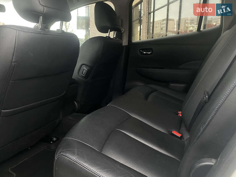 Хэтчбек Nissan Leaf 2014 в Ивано-Франковске