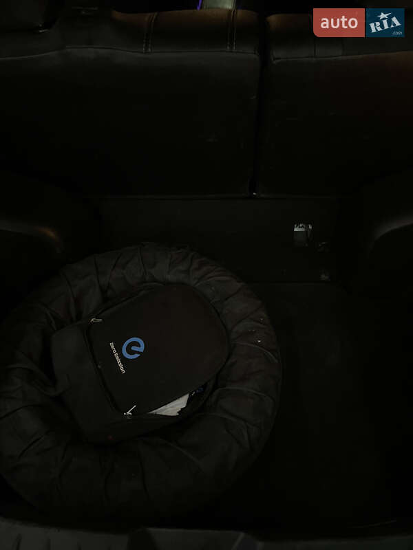 Хэтчбек Nissan Leaf 2014 в Ужгороде