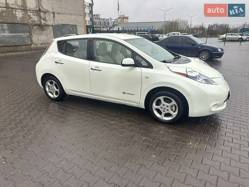 Хэтчбек Nissan Leaf 2012 в Капитановке