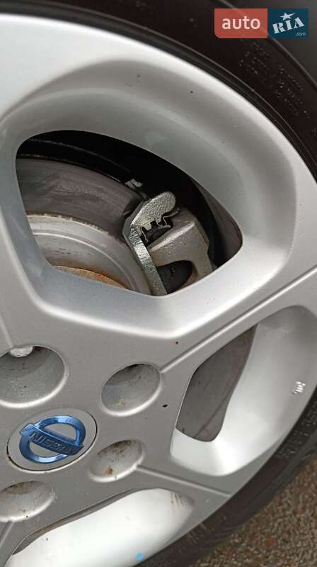 Хэтчбек Nissan Leaf 2012 в Луцке