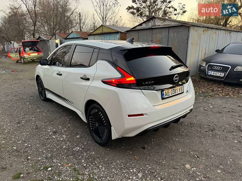 Хетчбек Nissan Leaf 2023 в Дніпрі