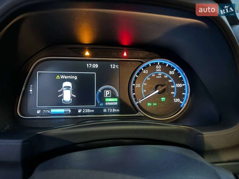 Хетчбек Nissan Leaf 2023 в Дніпрі