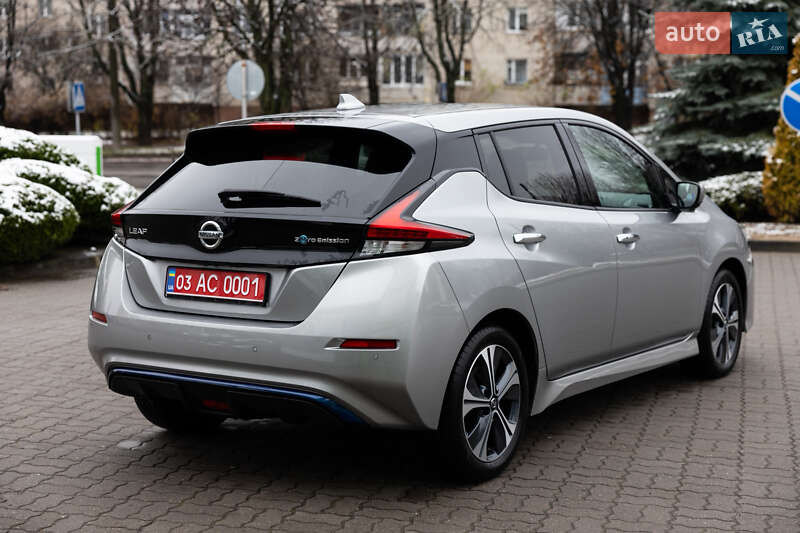 Хэтчбек Nissan Leaf 2022 в Луцке