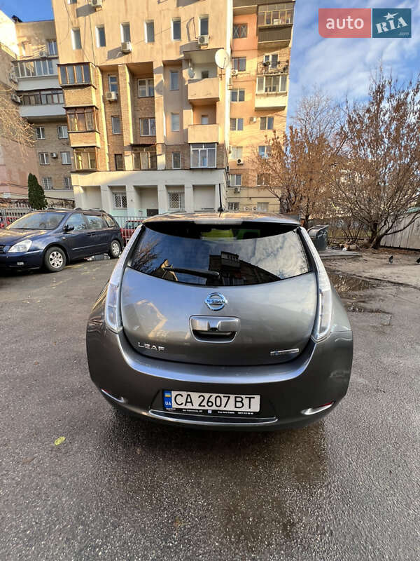 Хетчбек Nissan Leaf 2014 в Києві фото 5 Хетчбек Nissan Leaf 2014 в Києві