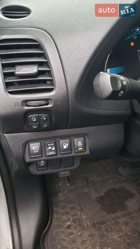 Хэтчбек Nissan Leaf 2013 в Виннице