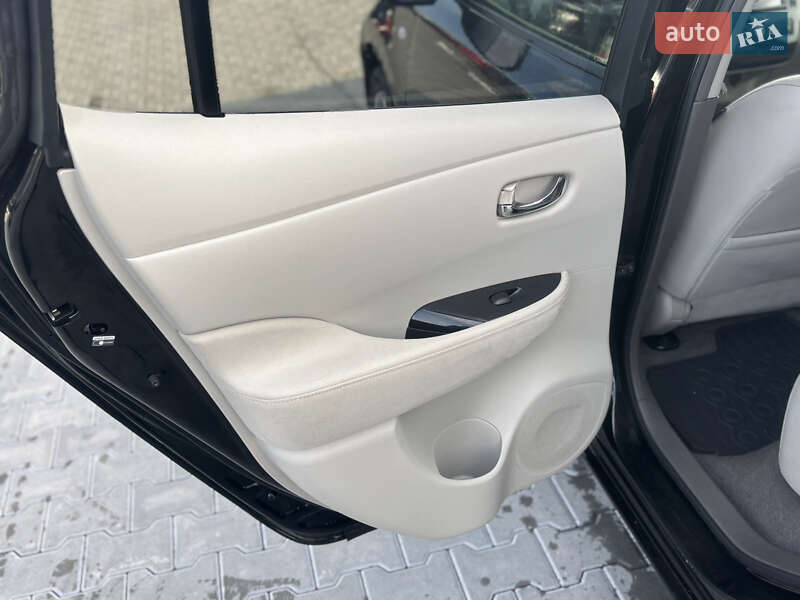 Хетчбек Nissan Leaf 2012 в Володимирі фото 14 Хетчбек Nissan Leaf 2012 в Володимирі