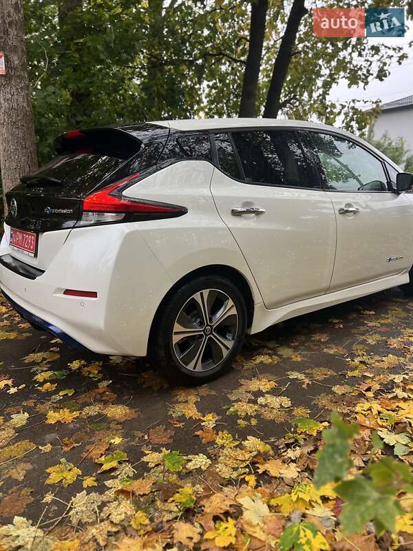 Хетчбек Nissan Leaf 2018 в Рівному