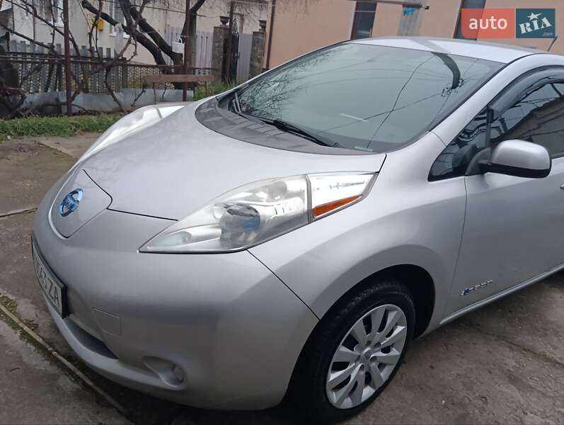 Хэтчбек Nissan Leaf 2013 в Каменец-Подольском фото Хэтчбек Nissan Leaf 2013 в Каменец-Подольском