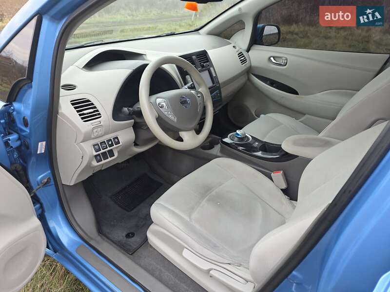 Хэтчбек Nissan Leaf 2013 в Полтаве