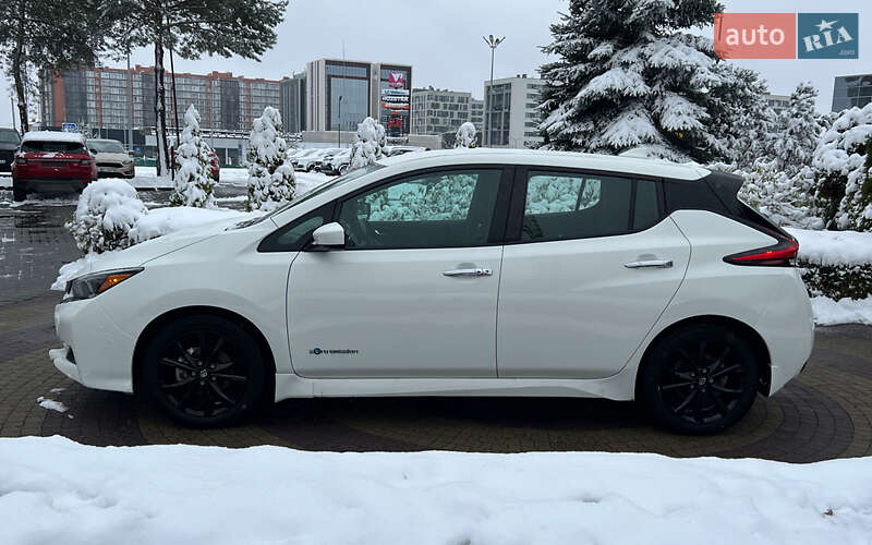 Хэтчбек Nissan Leaf 2019 в Львове
