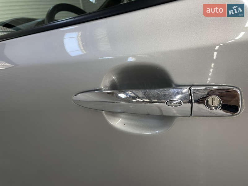 Хэтчбек Nissan Leaf 2013 в Стрые