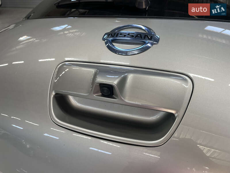 Хэтчбек Nissan Leaf 2013 в Стрые