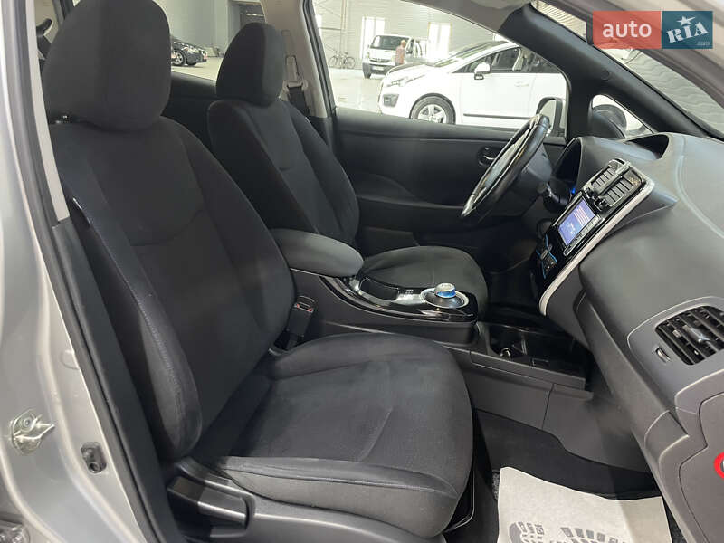 Хэтчбек Nissan Leaf 2013 в Стрые