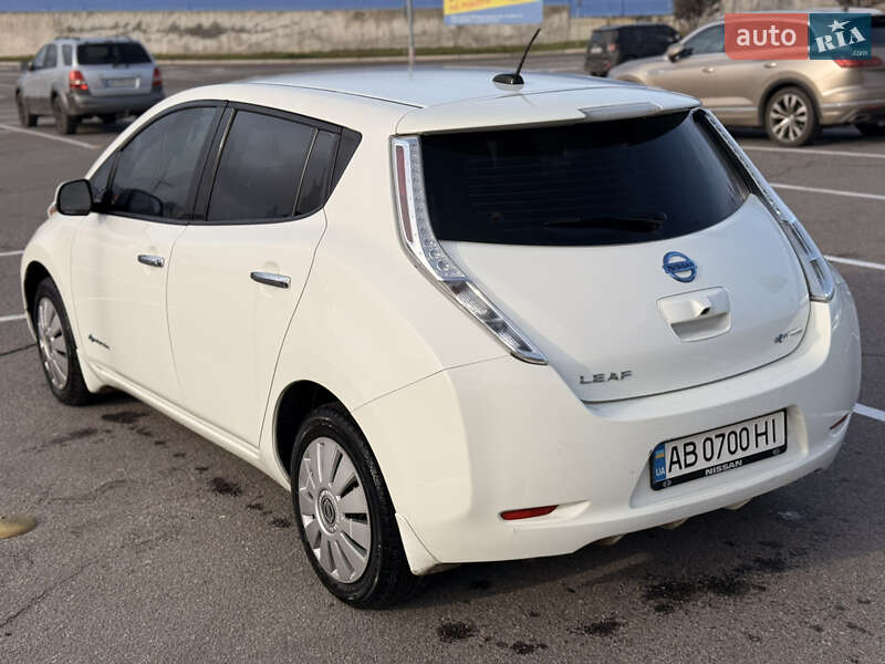 Хетчбек Nissan Leaf 2015 в Вінниці