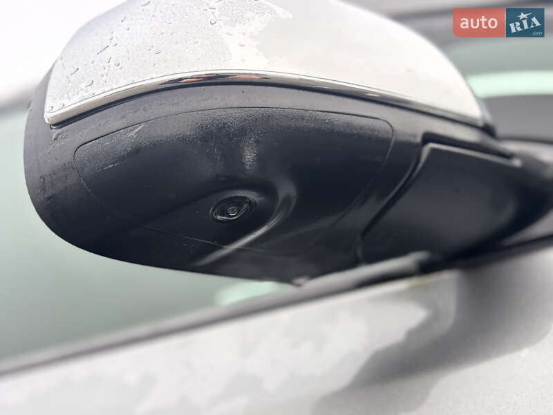 Хетчбек Nissan Leaf 2013 в Володимирі