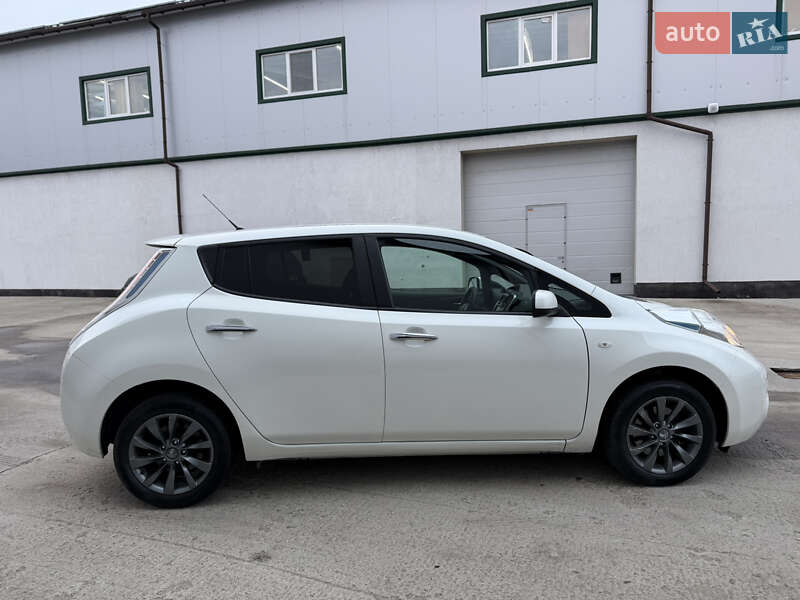 Хэтчбек Nissan Leaf 2015 в Виннице