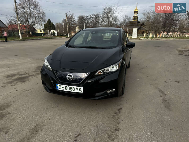 Хэтчбек Nissan Leaf 2018 в Первомайске