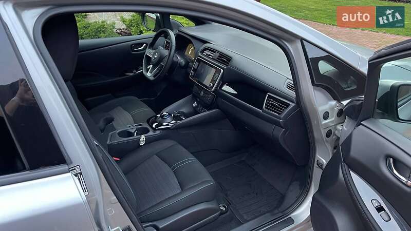 Хетчбек Nissan Leaf 2021 в Києві фото 14 Хетчбек Nissan Leaf 2021 в Києві