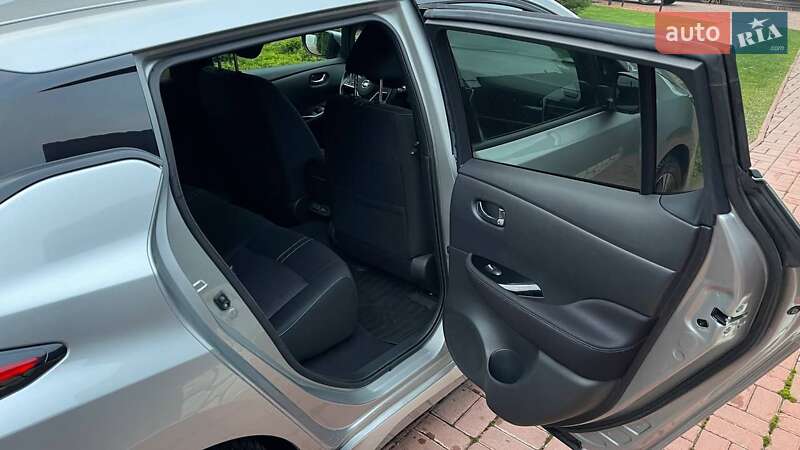 Хетчбек Nissan Leaf 2021 в Києві фото 23 Хетчбек Nissan Leaf 2021 в Києві
