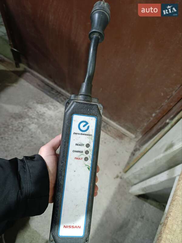 Хэтчбек Nissan Leaf 2014 в Могилев-Подольске