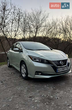 Хэтчбек Nissan Leaf 2018 в Киеве