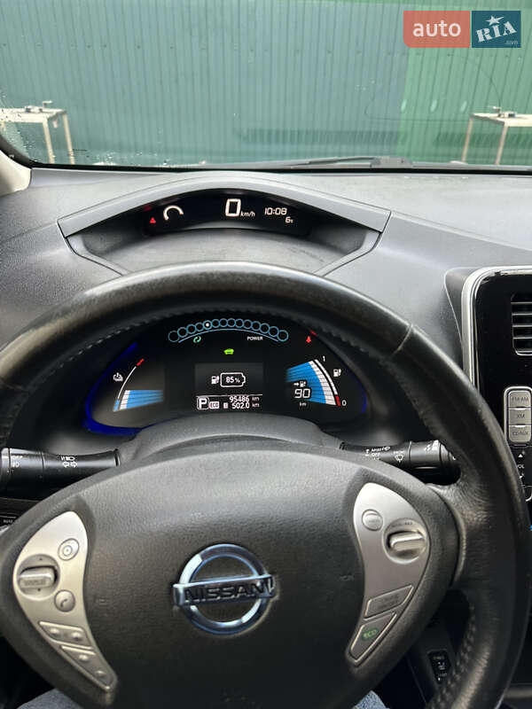Хэтчбек Nissan Leaf 2013 в Житомире
