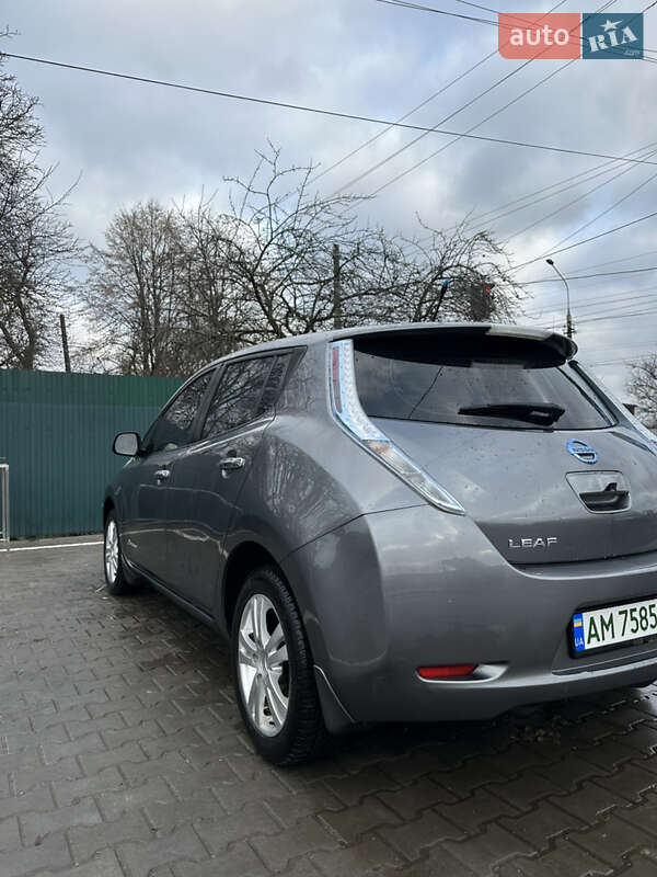 Хэтчбек Nissan Leaf 2013 в Житомире