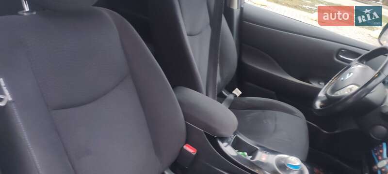 Хэтчбек Nissan Leaf 2012 в Ивано-Франковске