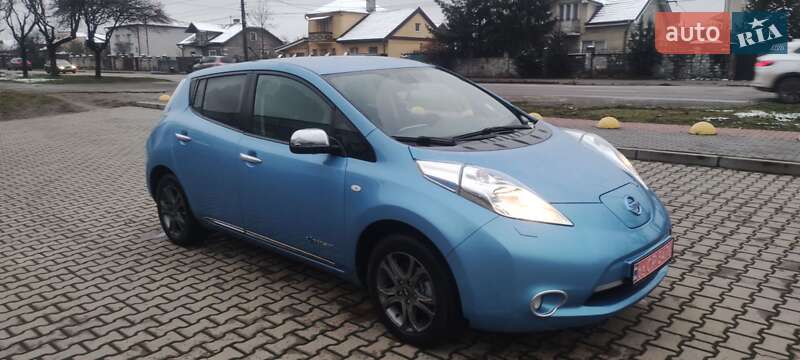 Хэтчбек Nissan Leaf 2012 в Ивано-Франковске