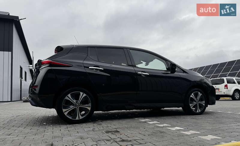 Хэтчбек Nissan Leaf 2021 в Владимире